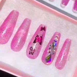 Press on nails